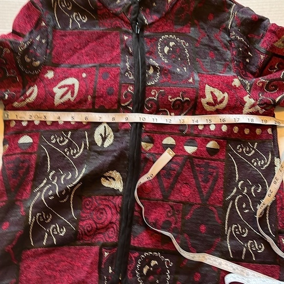 Mary McFadden-L-Burgundy& black patterned, long sleeve zip front tapestry jacket - Picture 9 of 11